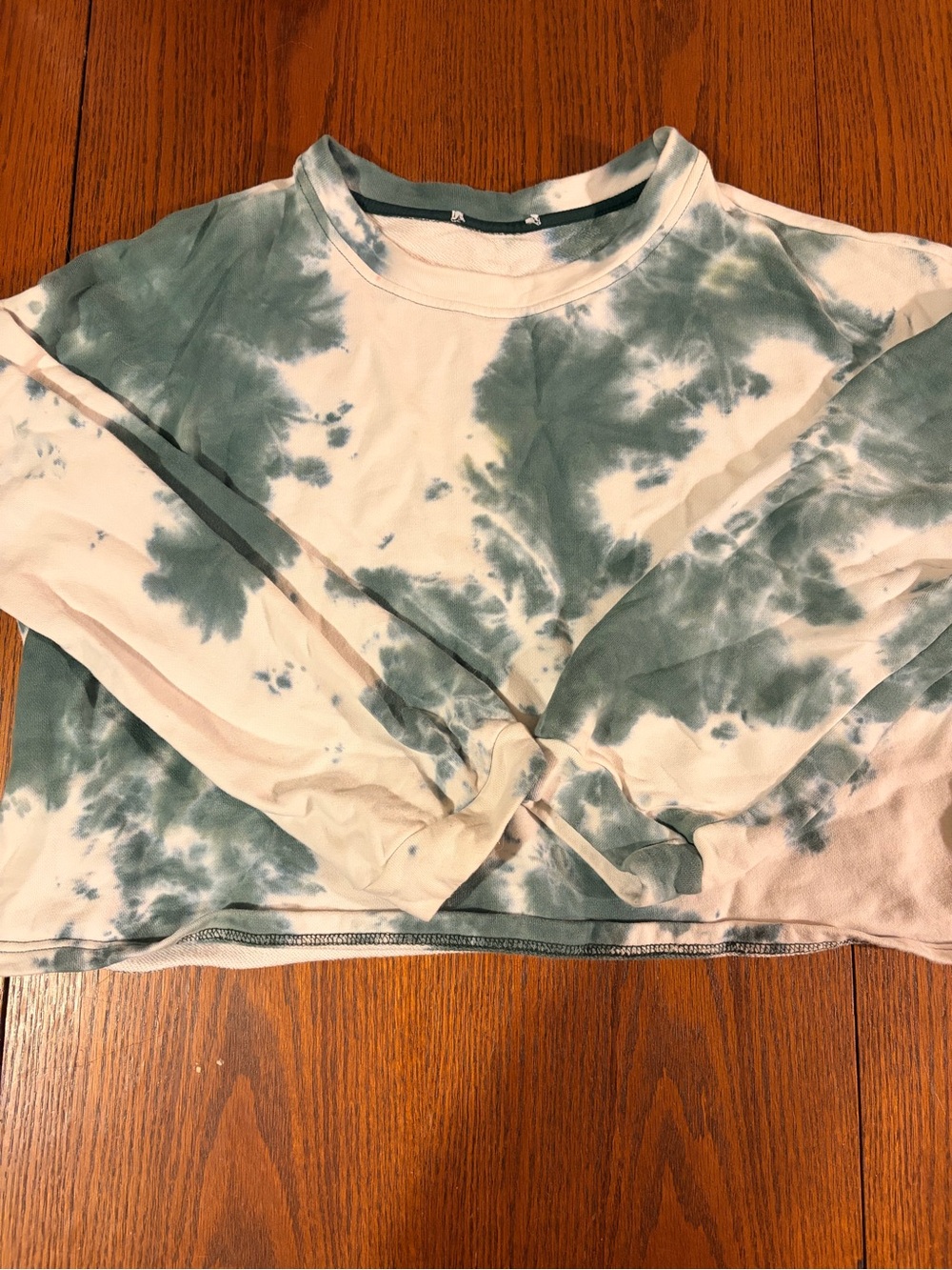 Cropped Tie-Dye Long Sleeve Top - Green/White